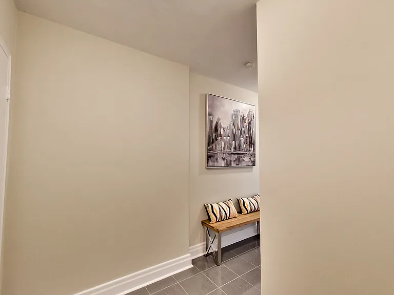 680 Roselawn Ave — Photo 43