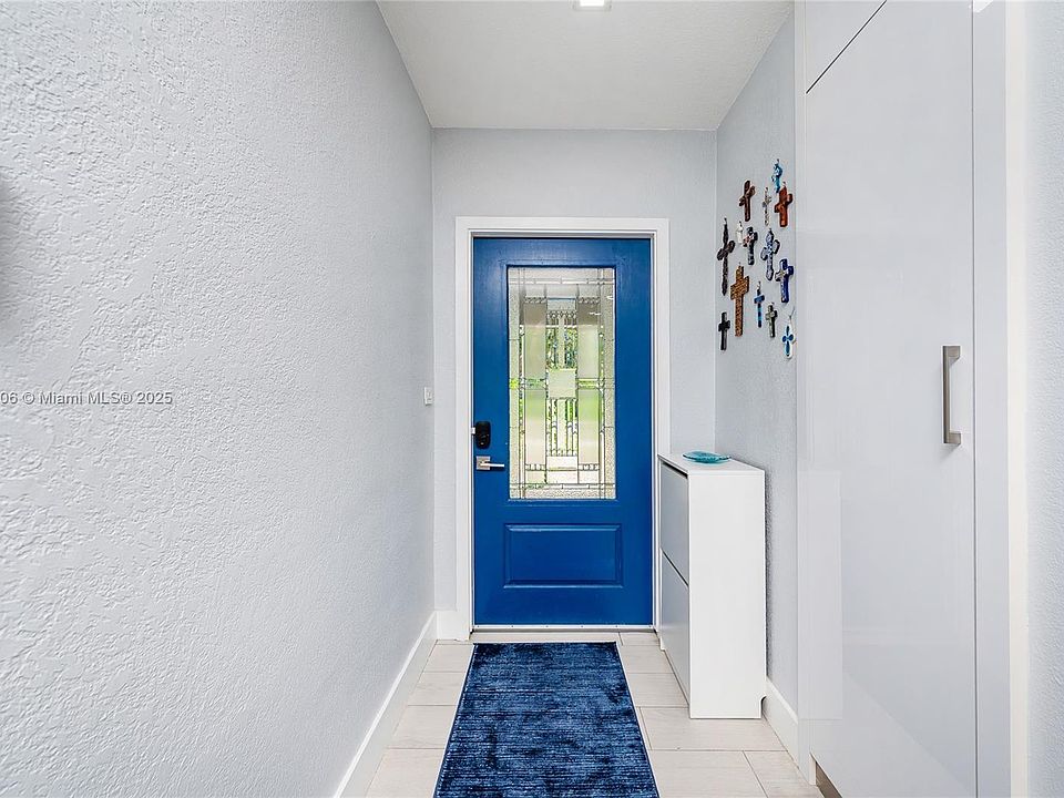 6704 Crooked Palm Ter, Miami Lakes, FL 33014 | Zillow