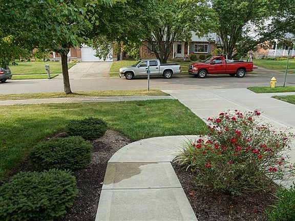 2nd image of 1900 Robinway Dr
