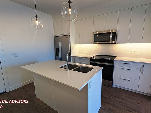 3rd image of 63 Corner Glen Cres NE #1106