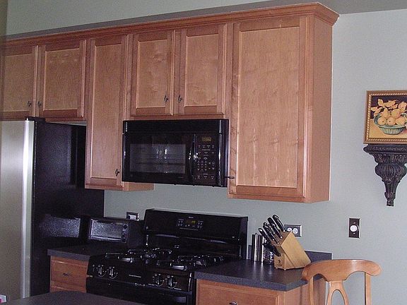 Upgraded Appliances and 42" Cabinets