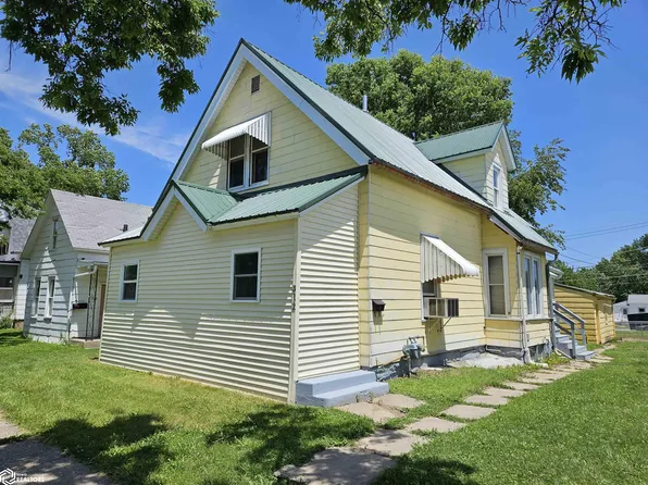 312 S 10th St, Burlington, IA 52601