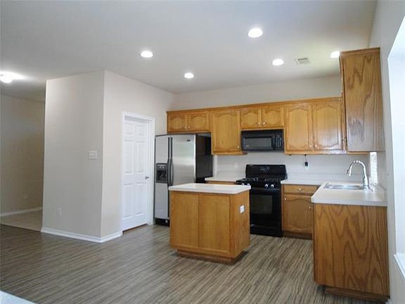 3rd image of 8609 Fernhill Dr