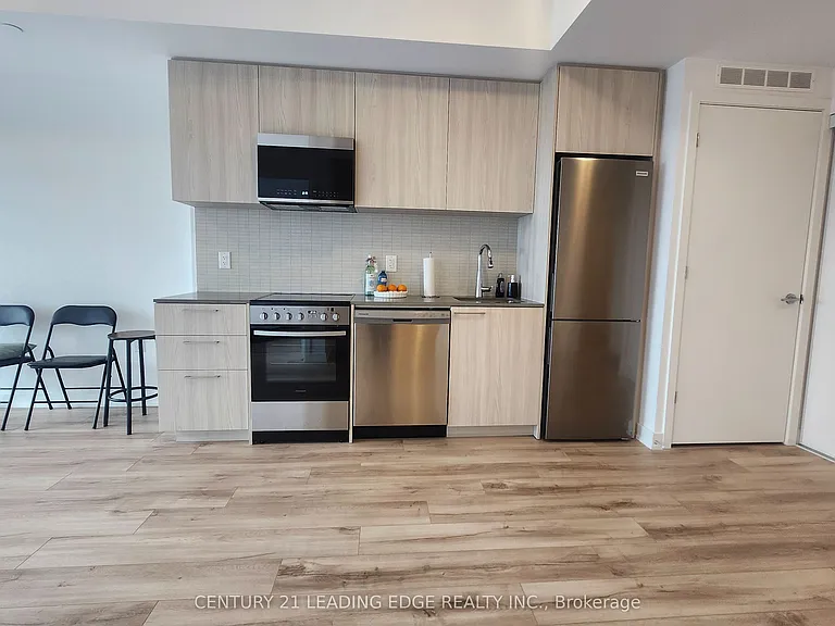 7439 Kingston Rd #710 — Photo 6