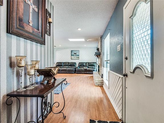 4th image of 1745 Caddo Dr