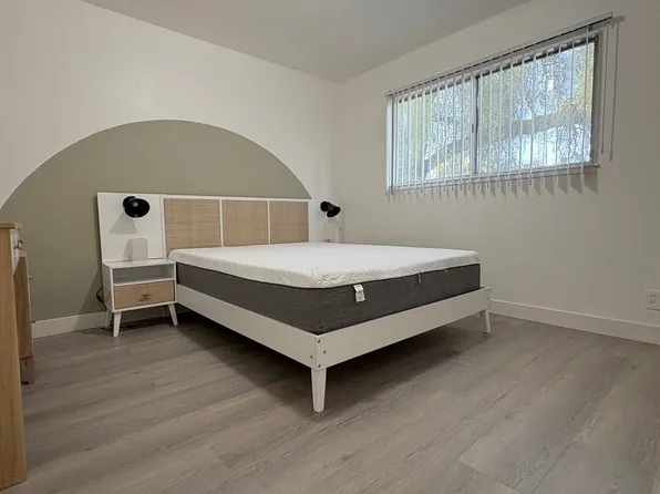 231 E San Fernando St APT 11, San Jose, CA 95112