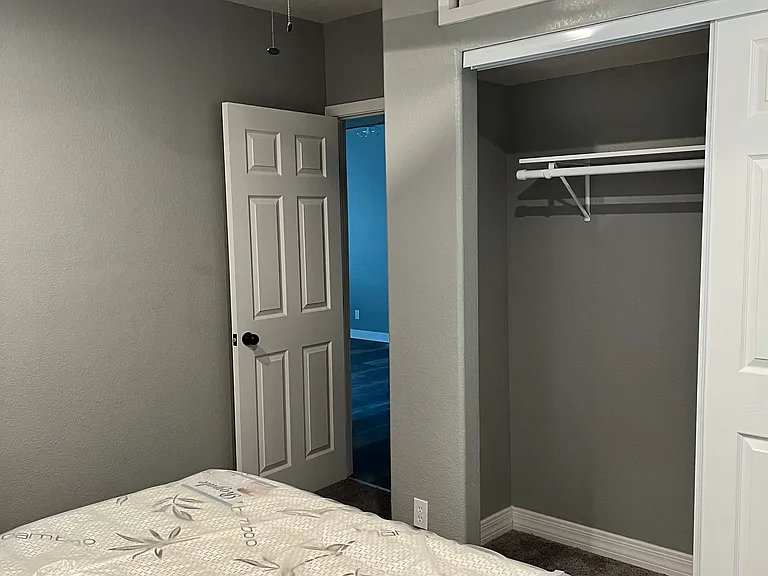 Bedroom 3 w/ NEW full size bed