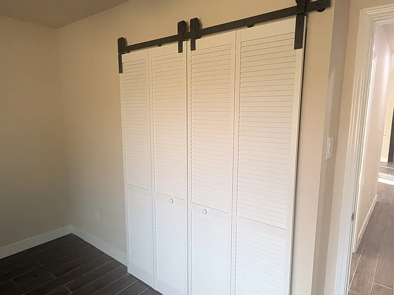 Large Closet in 2nd Bedroom