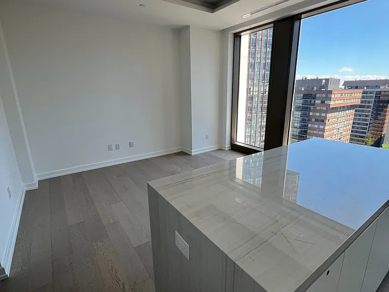 1315 Bay St #1301 — Photo 2