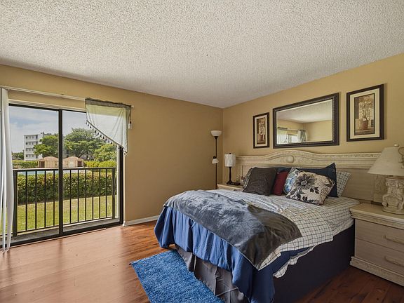 4th image of 8620 N Sherman Circle #204