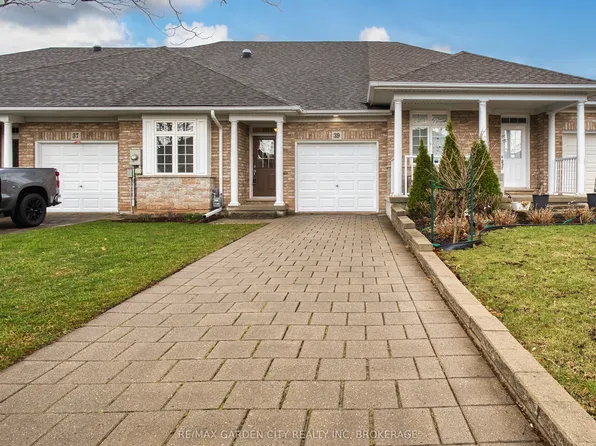 39 Vintners Ln, Grimsby, ON L3M 5N7