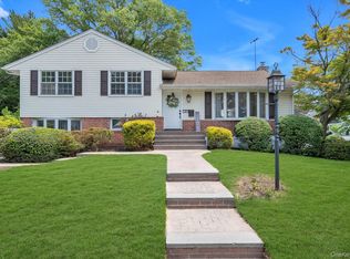 66 Humphrey Dr, Syosset, NY 11791