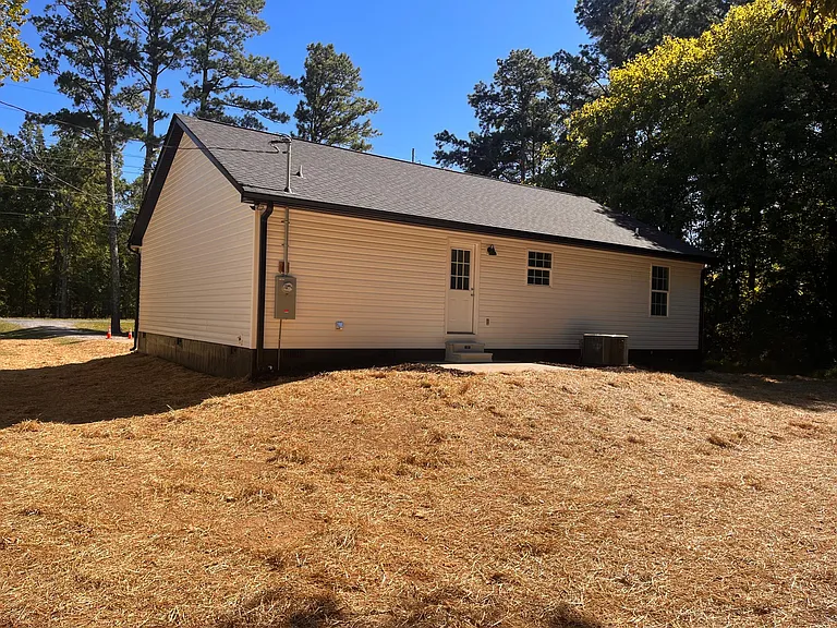 665 Treadwell Rd — Photo 15