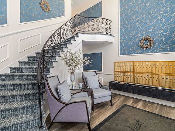 2nd image of 1077 Greenleaf Blvd APT 212