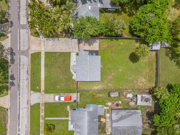 833 60TH AVENUE NE, ST PETERSBURG, FL 33703