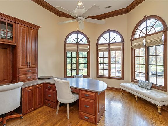4th image of 9101 Sargent Manor Ct