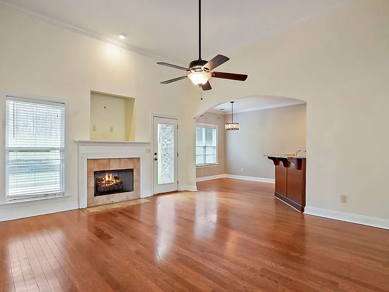 710 Valley St — Photo 16