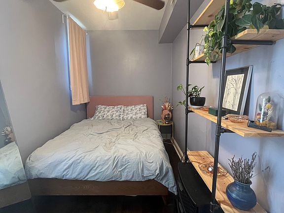 3rd image of 2955 N Fairfield Ave #2