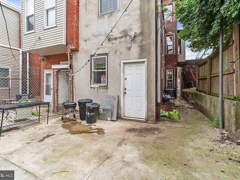 2116 N Carlisle St — Photo 27