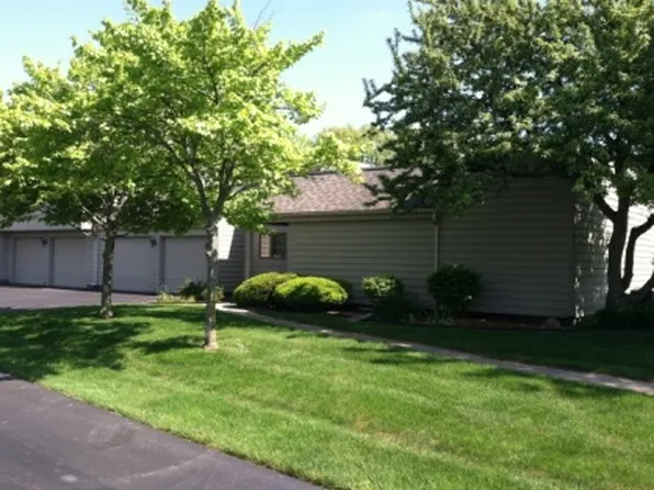 6334 Golf Lakes Dr, Bay City, MI 48706