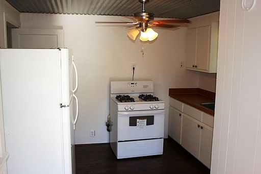 5th image of 814 1/2 S Alamo St