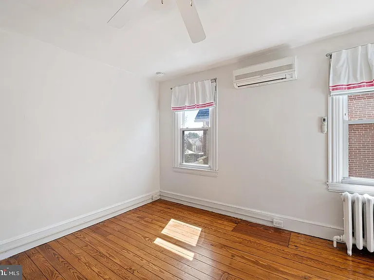1419 Hamilton St — Photo 28