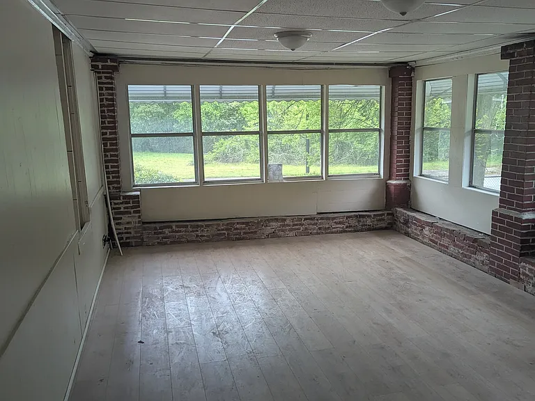 1394 Ross St — Photo 32