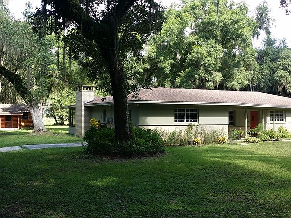 Front View with Cabin