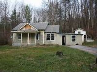 205 Hampton Creek Rd, Roan Mountain, TN 37687