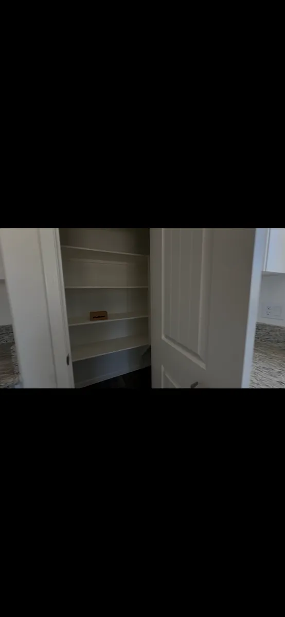 PANTRY - 553 S 9th St