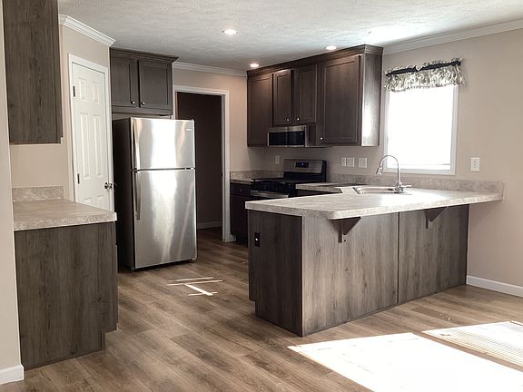 5th image of 1320 Wildflower St #561