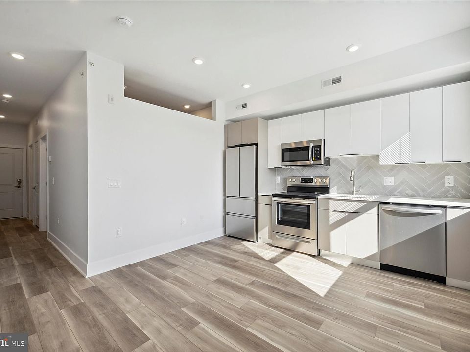 1st image of 3845 Wallace St #6