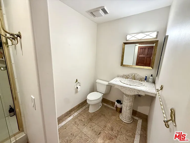10827 Pacific View Dr — Photo 33