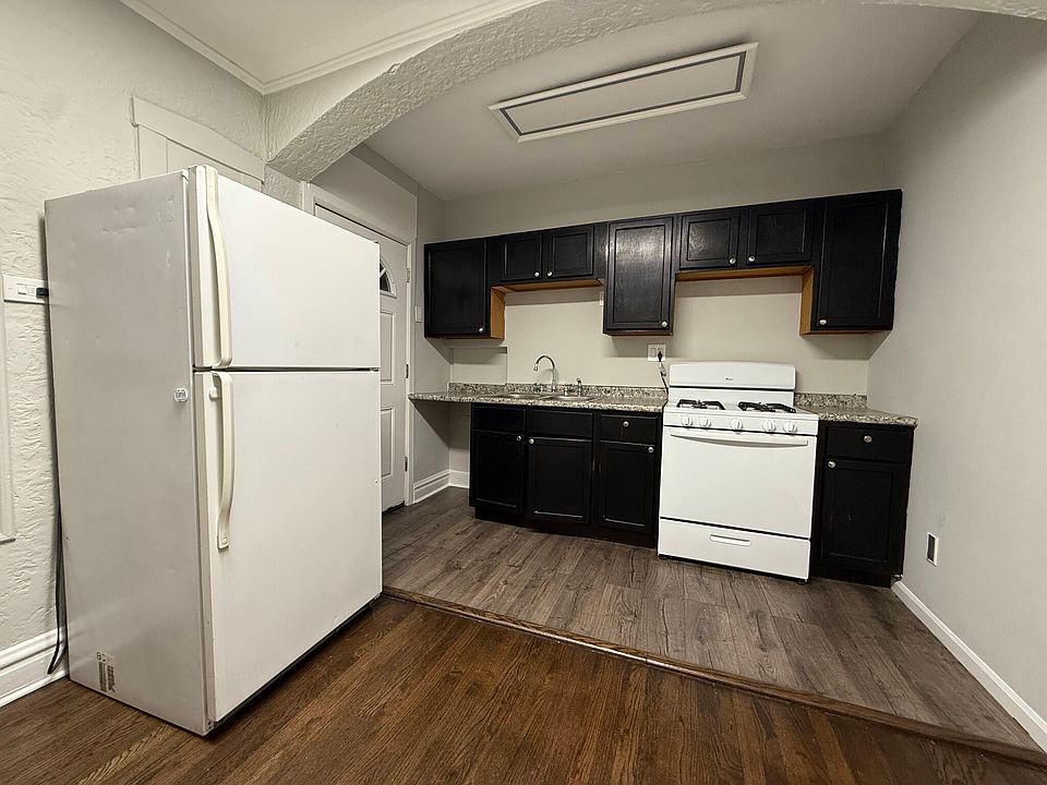 1st image of 2759-65 N Kilbourn Ave #2761-3