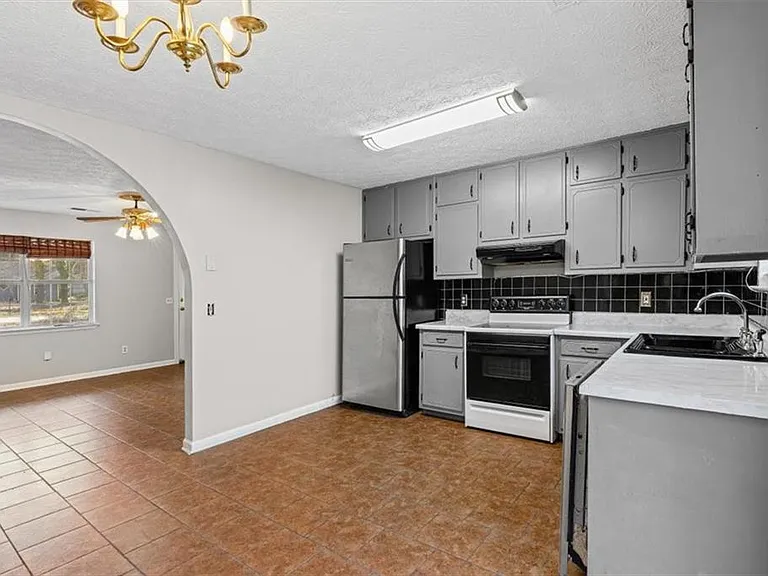 120 Woodcrest Dr — Photo 10