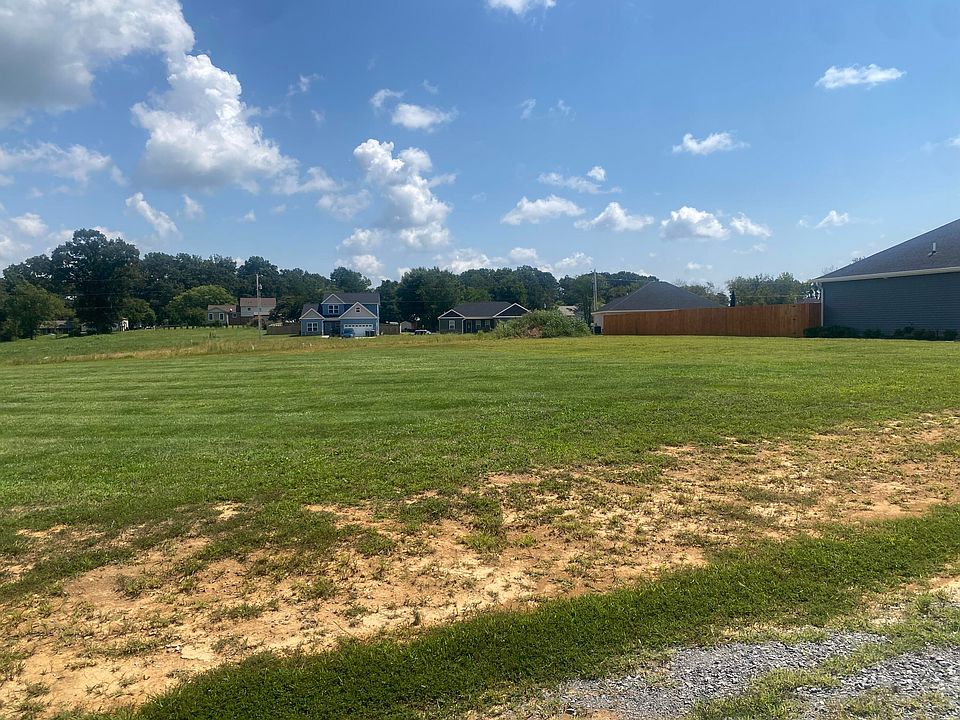 1st image of 10 Fieldstone Cir