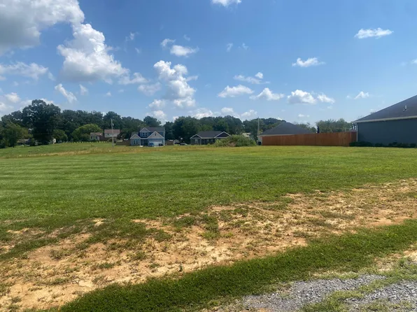 10 Fieldstone Cir, Cadiz, KY 42211