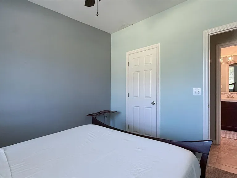 3060 Morris Ave — Photo 32