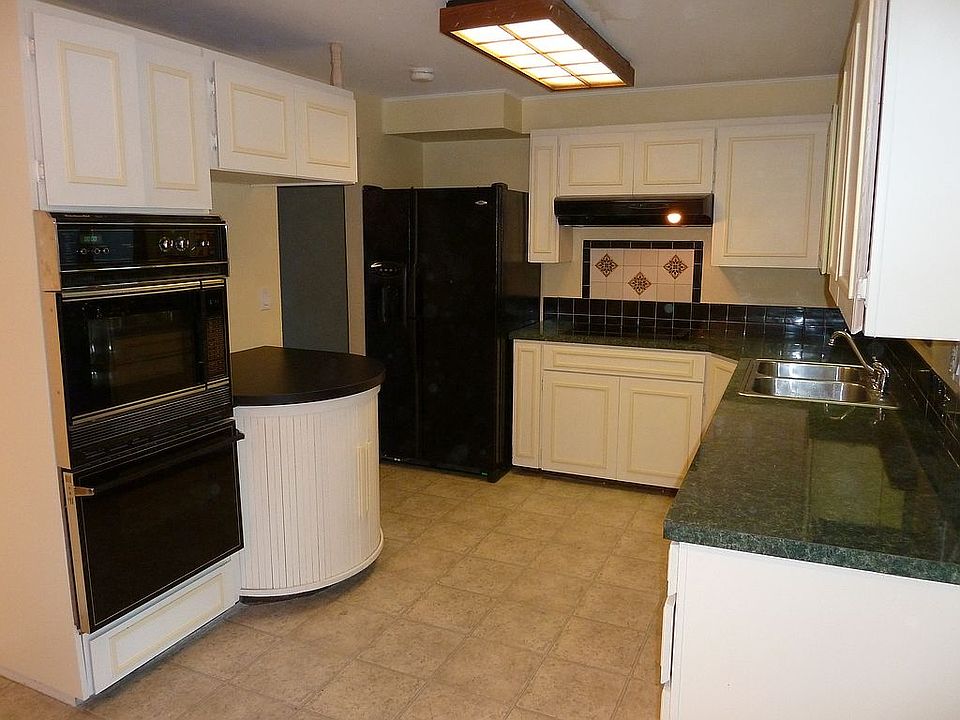 2nd image of 7001 148th St E