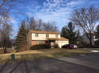 25 Lacy Ln, Loudonville, NY