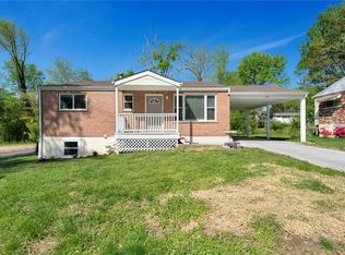 15 Dixie Dr, Fenton, MO 63026