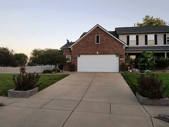 2 Car Garage w/3ft Bump Out