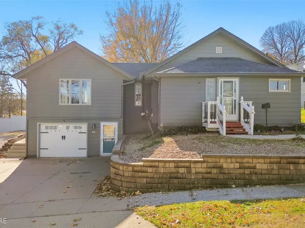80 Lacona Ave, Des Moines, IA 50315