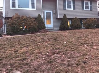 18 Spinnaker Dr, Derry, NH 03038