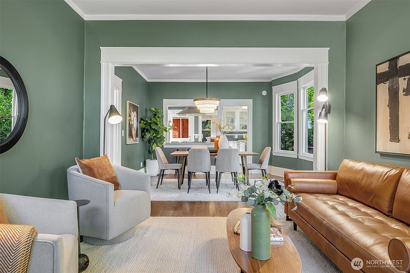 2nd image of 809 23rd Avenue E
