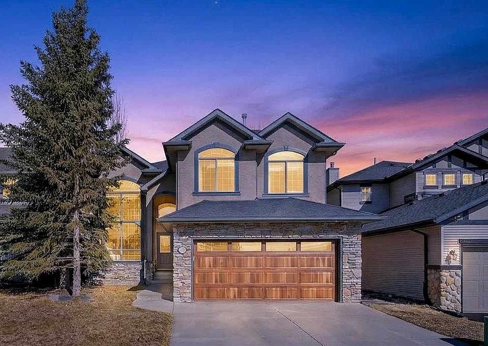 1st image of 46 Discovery Ridge Rd SW