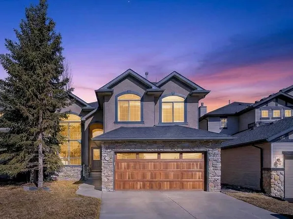 46 Discovery Ridge Rd SW, Calgary, AB T3H 4R3