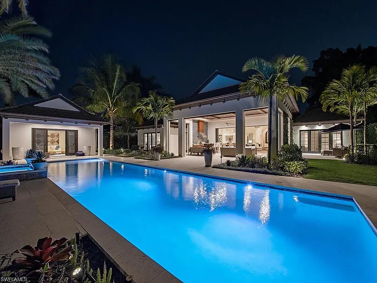740 Banyan Blvd — Photo 1
