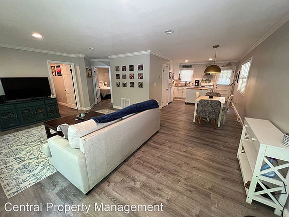 4th image of 4 Heritage Ct #A