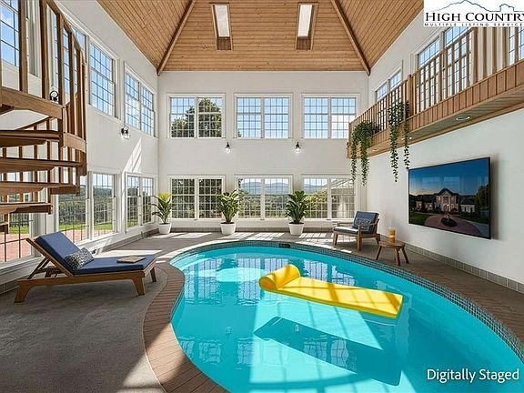 3rd image of 755 Grandview Drive